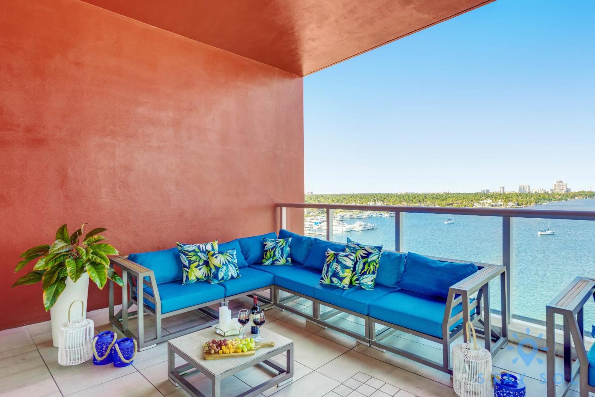 Rooftop Pool - Balcony - Boardwalk *