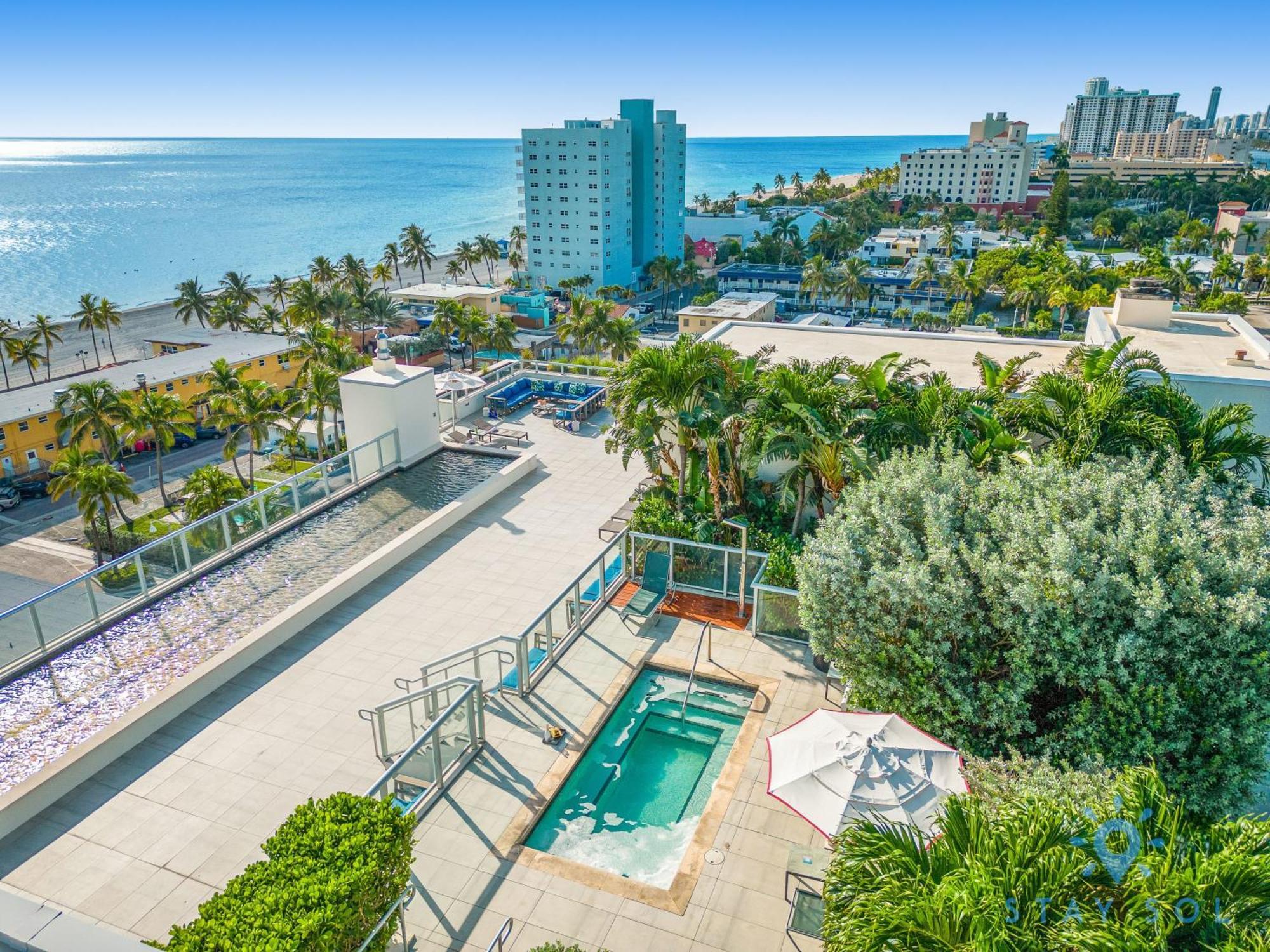 Rooftop Pool - Balcony - Boardwalk